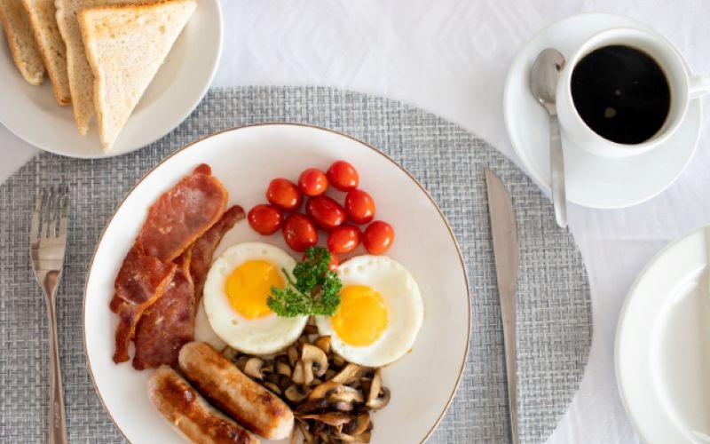 Dolphin-Bay-Breakfast